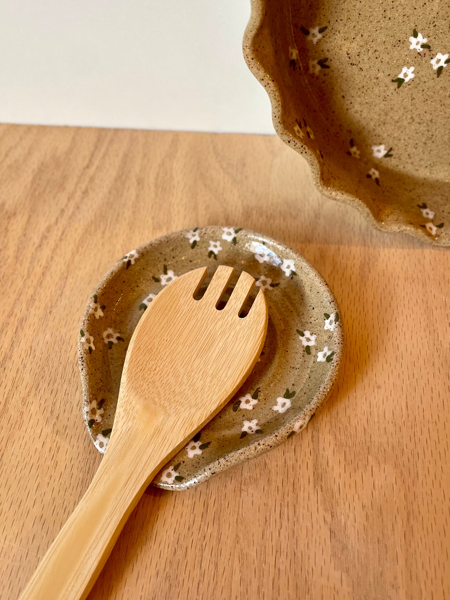 White Blossom Spoon Rest *PRE-ORDER*