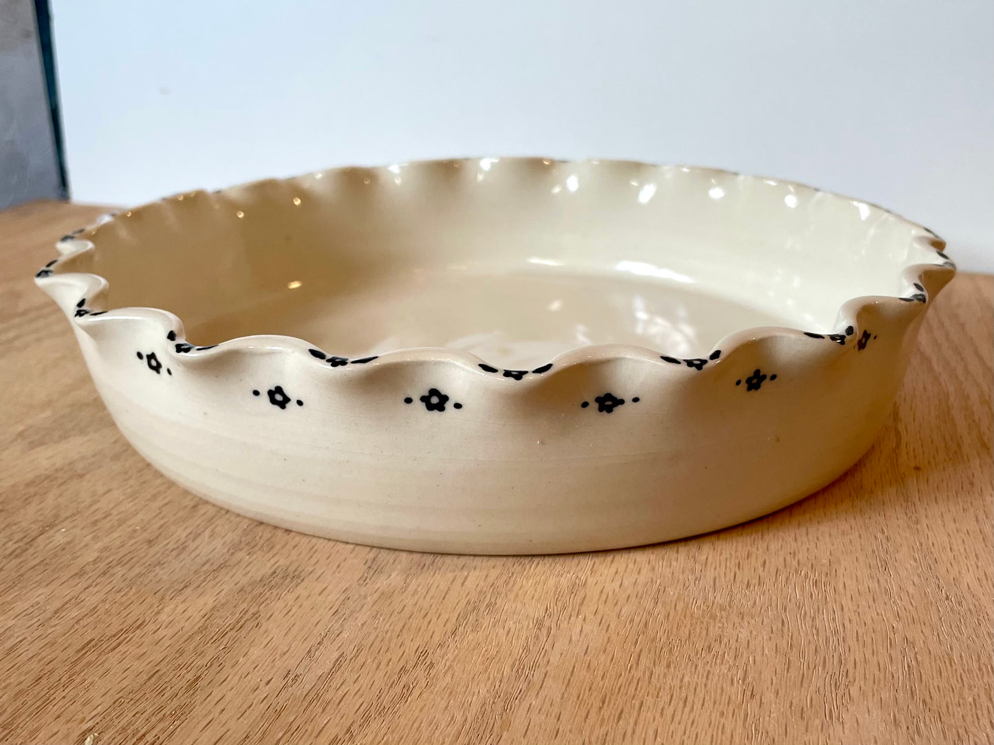 Black & White Floral Trim Pie Plate *PRE-ORDER*